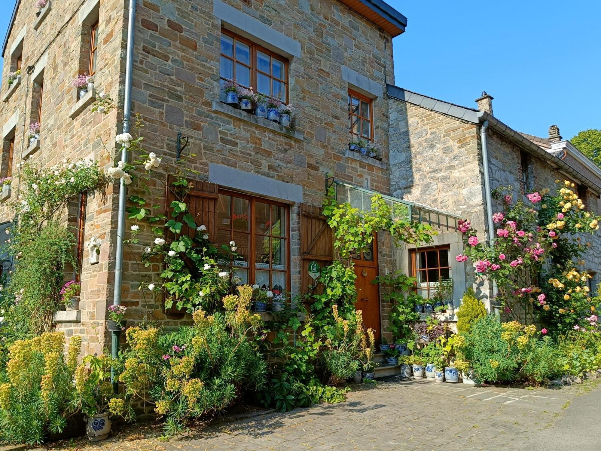Le Jardin Des Miroirs Bed & Breakfast Esneux Exterior photo